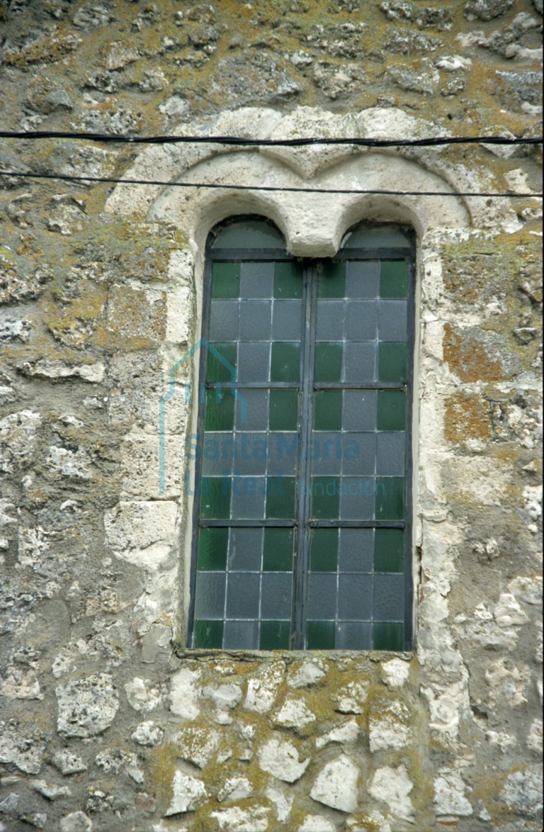 Ventana geminada del hastial occidental