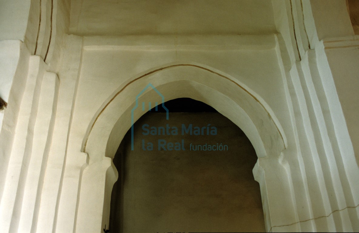 Arco de acceso de la nave sur hacia la nave norte