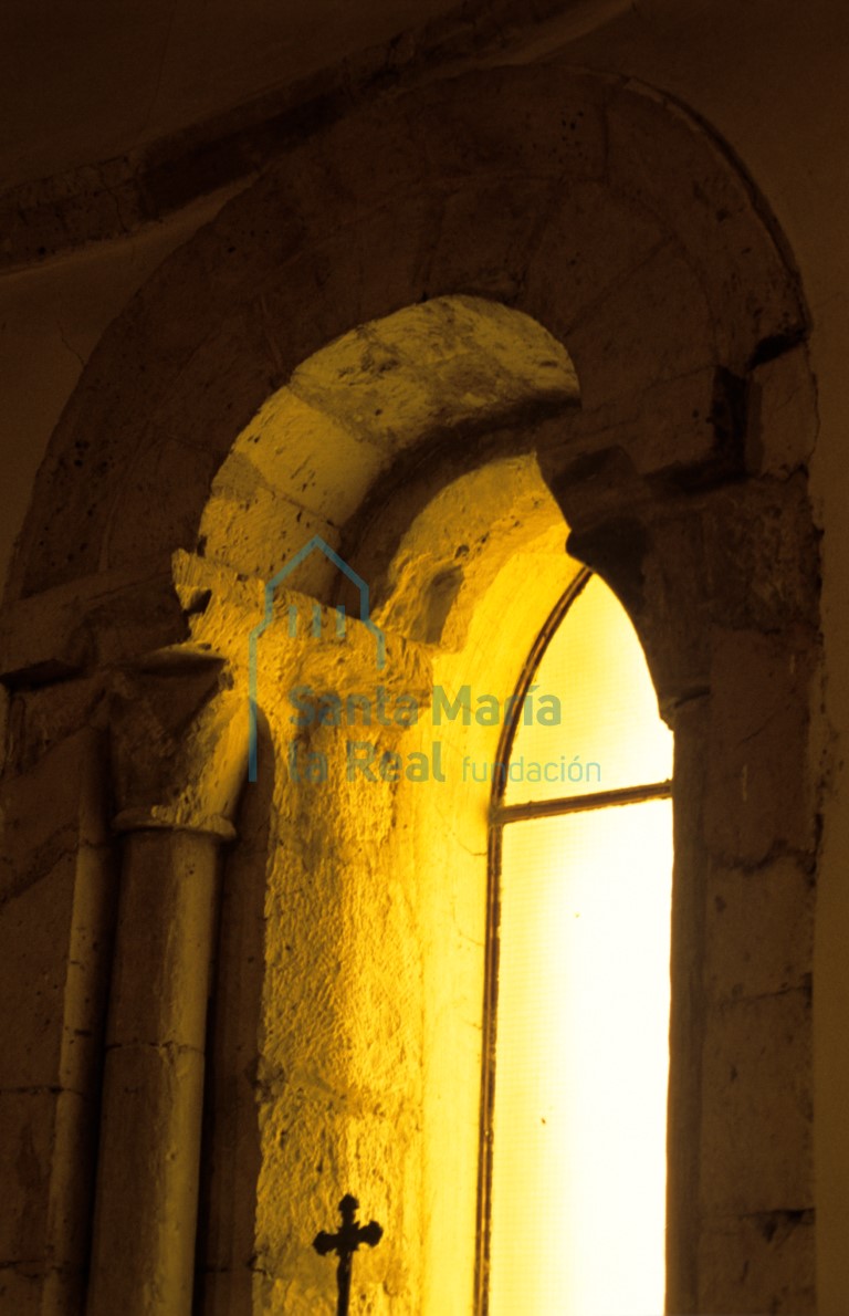 Vista desde el interior de la ventana del ábside