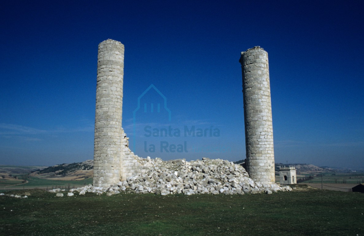 Restos de dos cubos del castillo