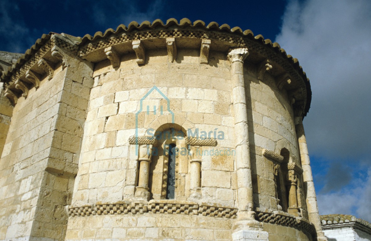 Vista del exterior del ábside