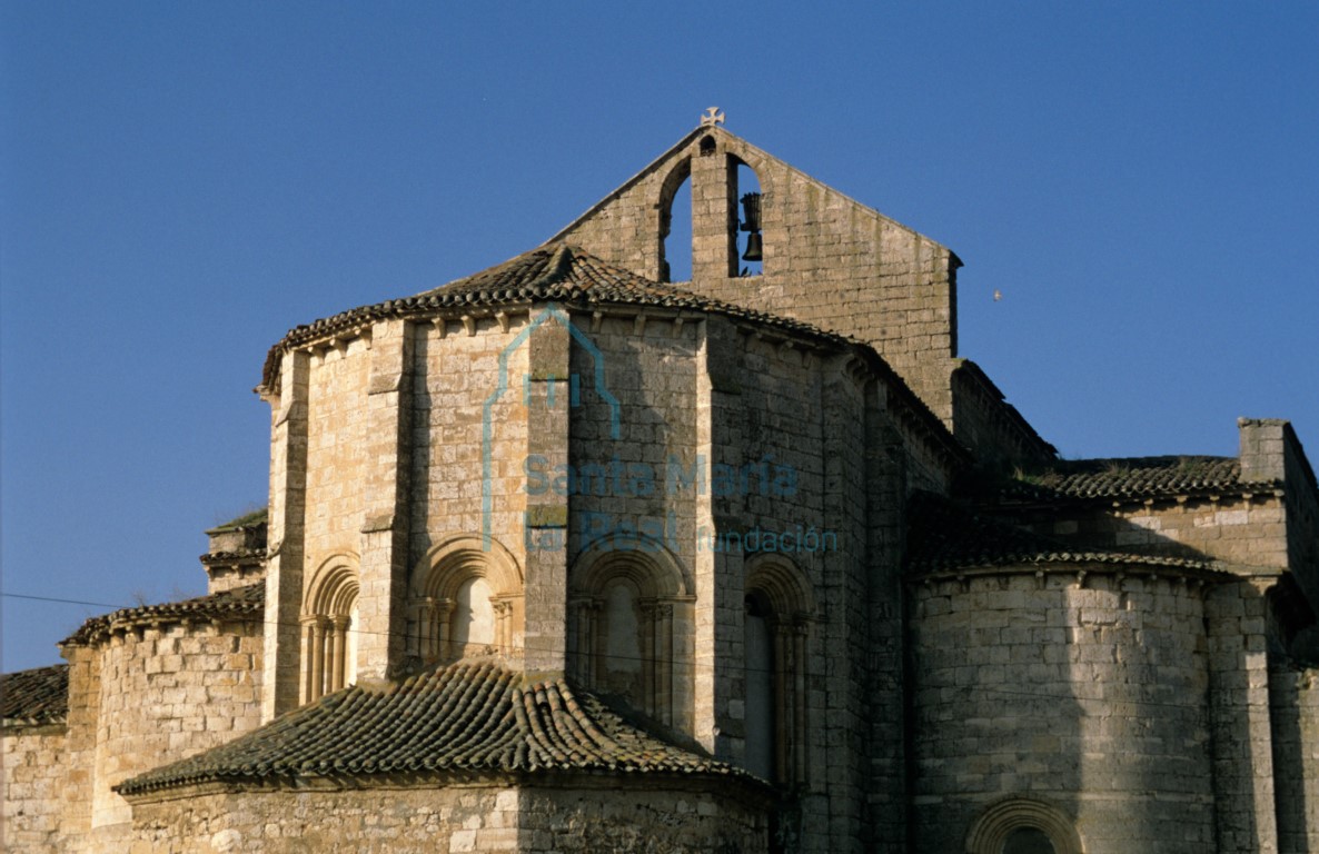 Vista del exterior de la cabecera