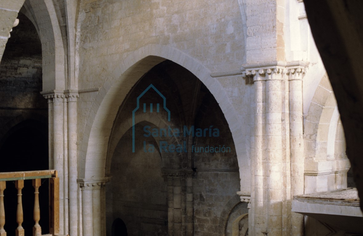 Detalle del lado de la epístola de la nave central vista desde el coro