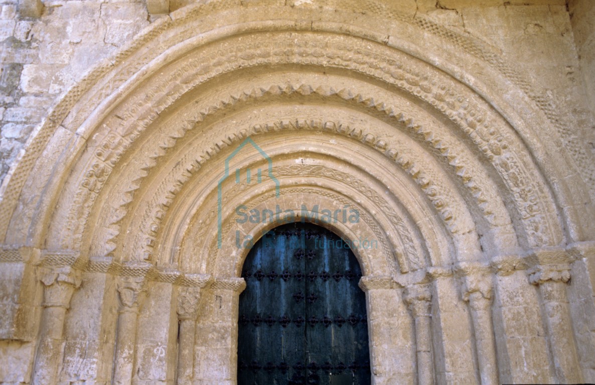 Detalle de la portada meridional