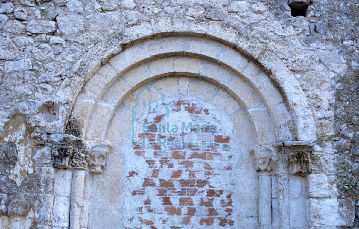 Detalle de la portada norte