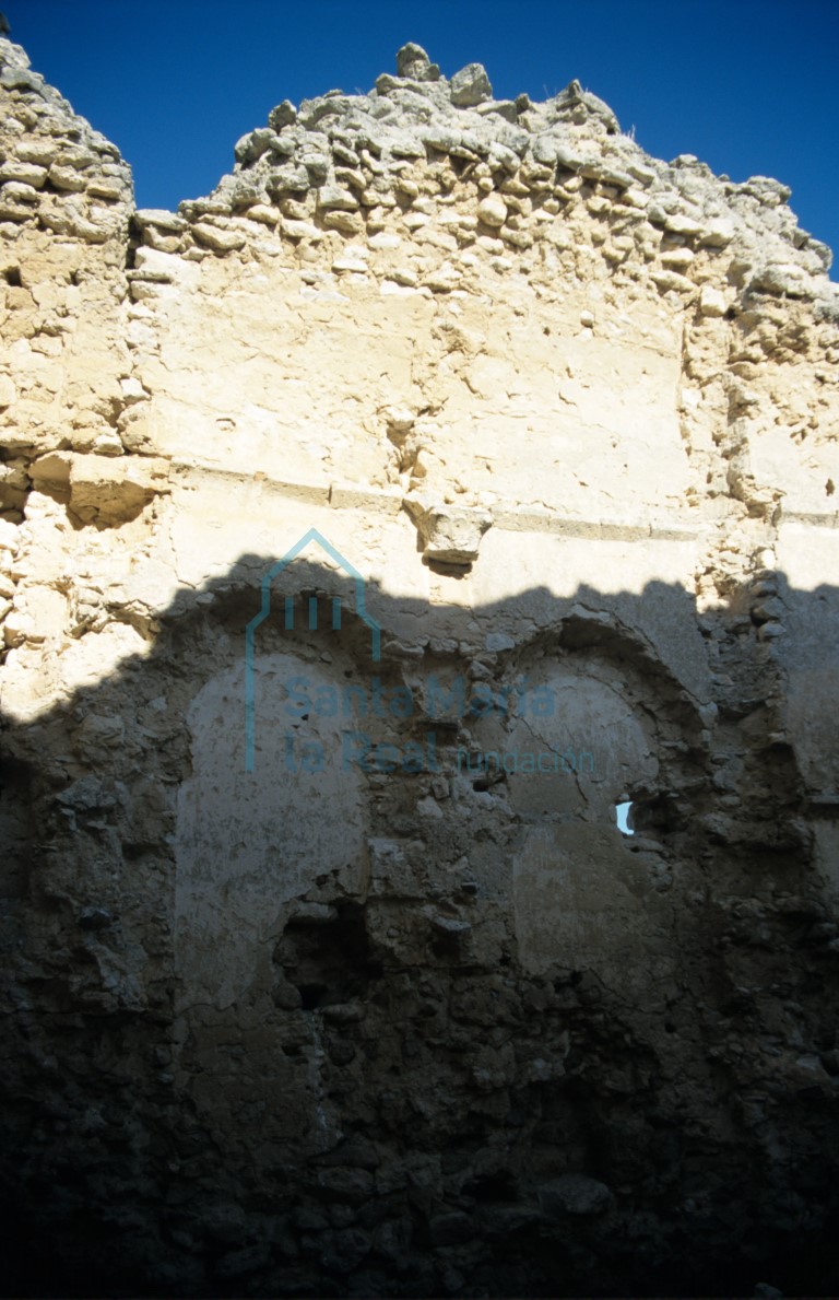 Muro del interior del ábside