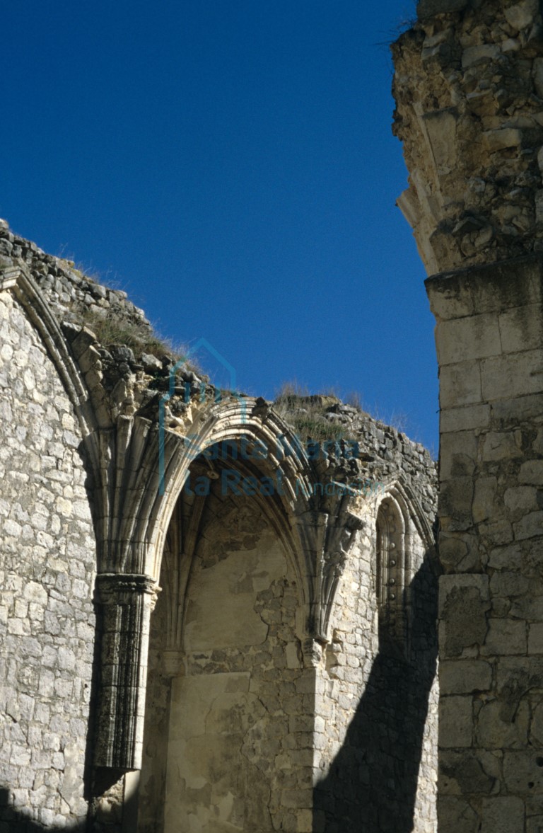 Detalle de los arranques de los nervios de la bóveda de la nave de la iglesia