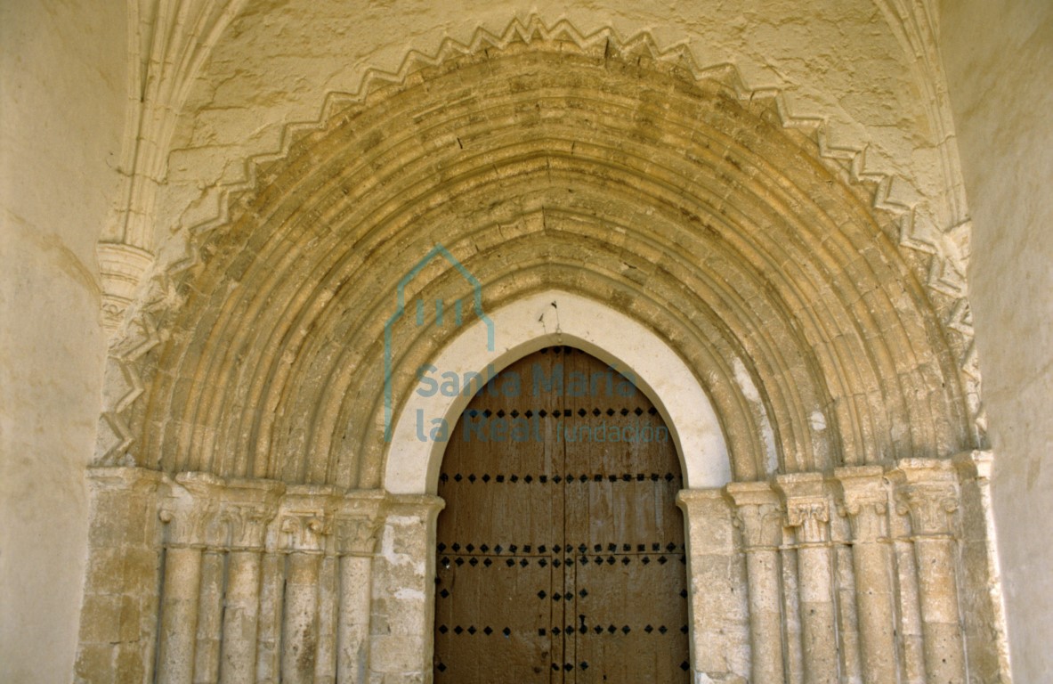 Detalle de la portada meridional