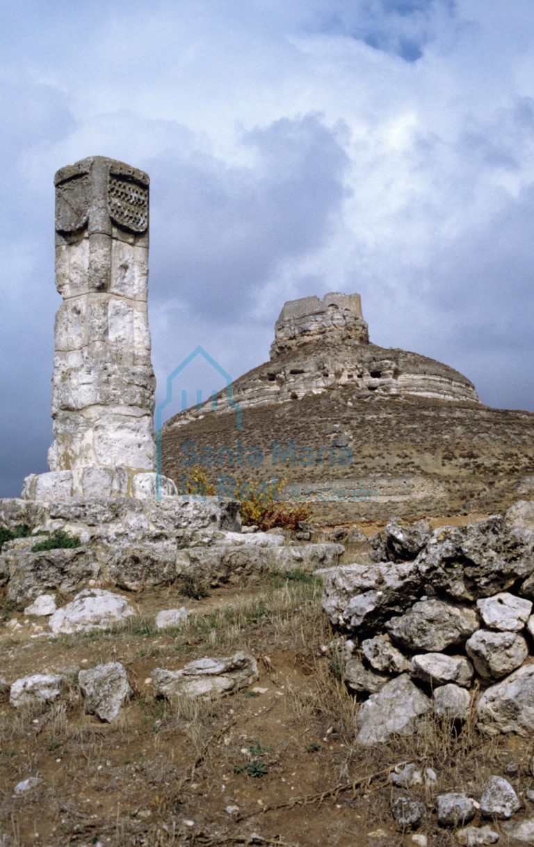 Vista general del castillo y rollo de justicia