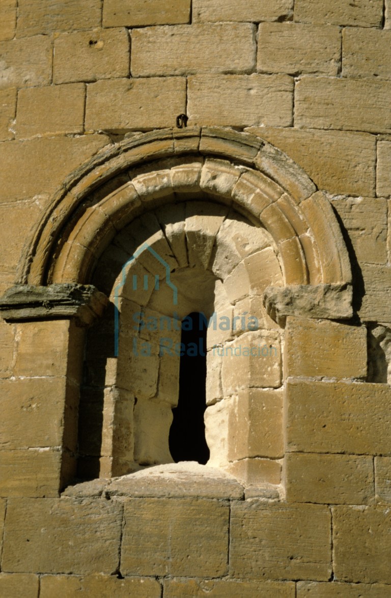 Ventana del ábside norte