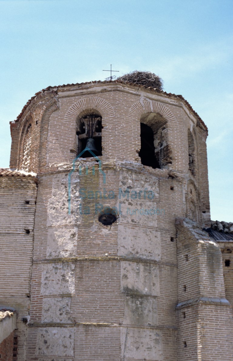 Vista del exterior de la cabecera