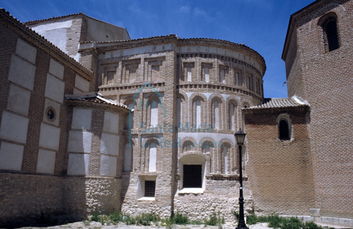 Vista del exterior de la cabecera desde el sur