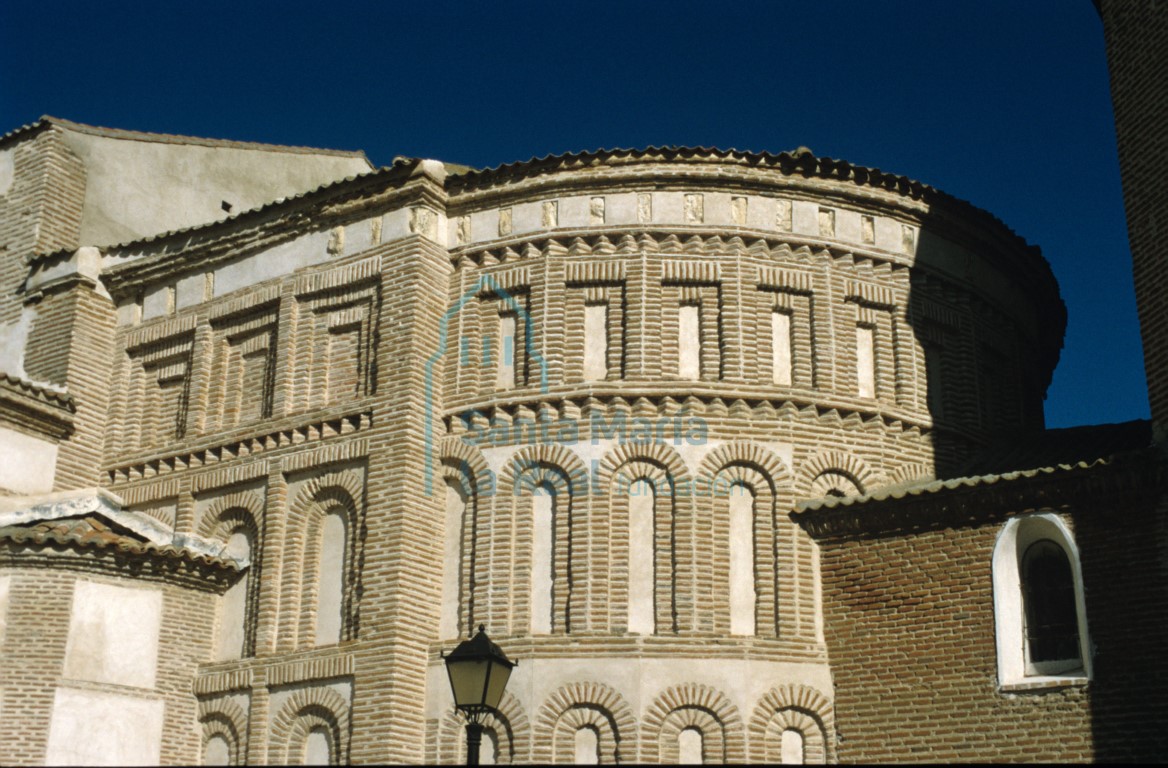 Detalle del exterior de la cabecera vista desde el sur