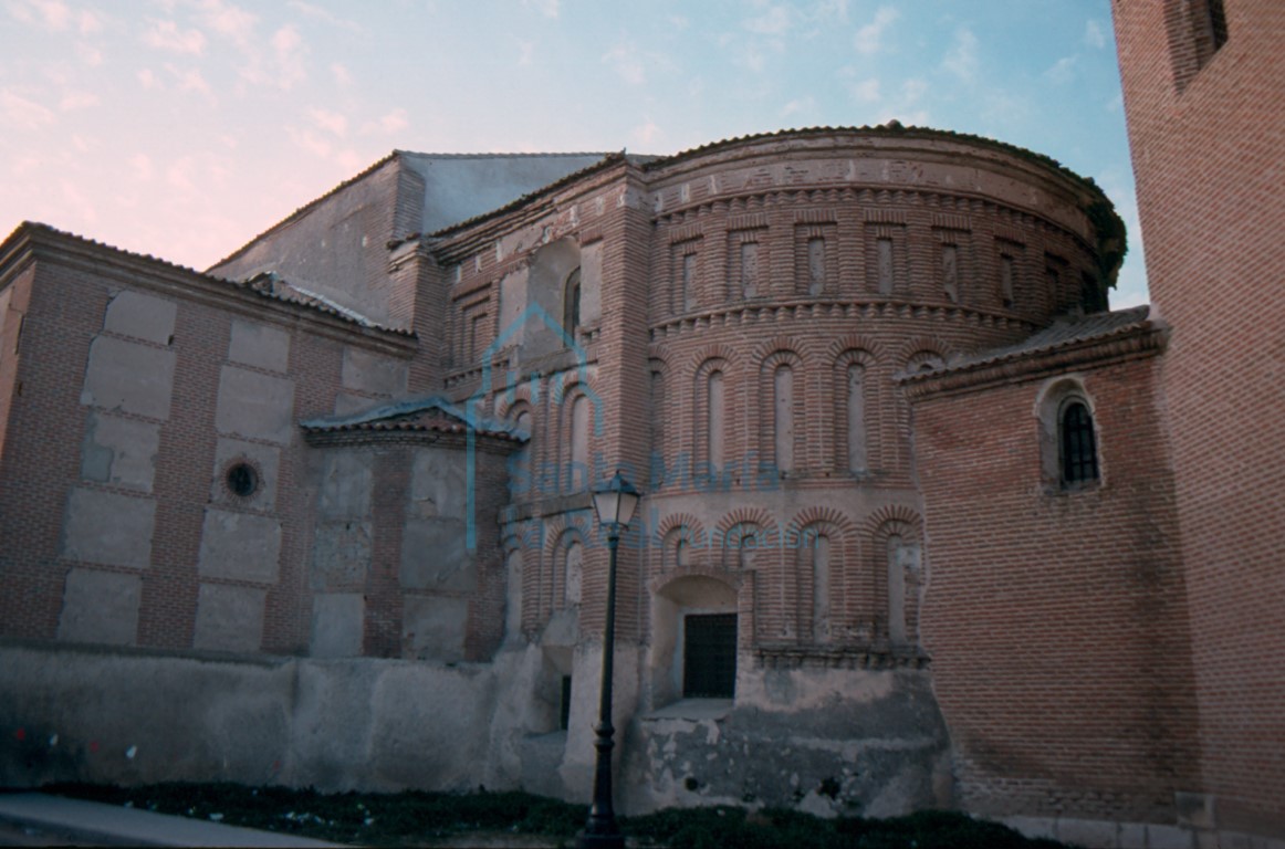 Vista del exterior de la cabecera desde el sur