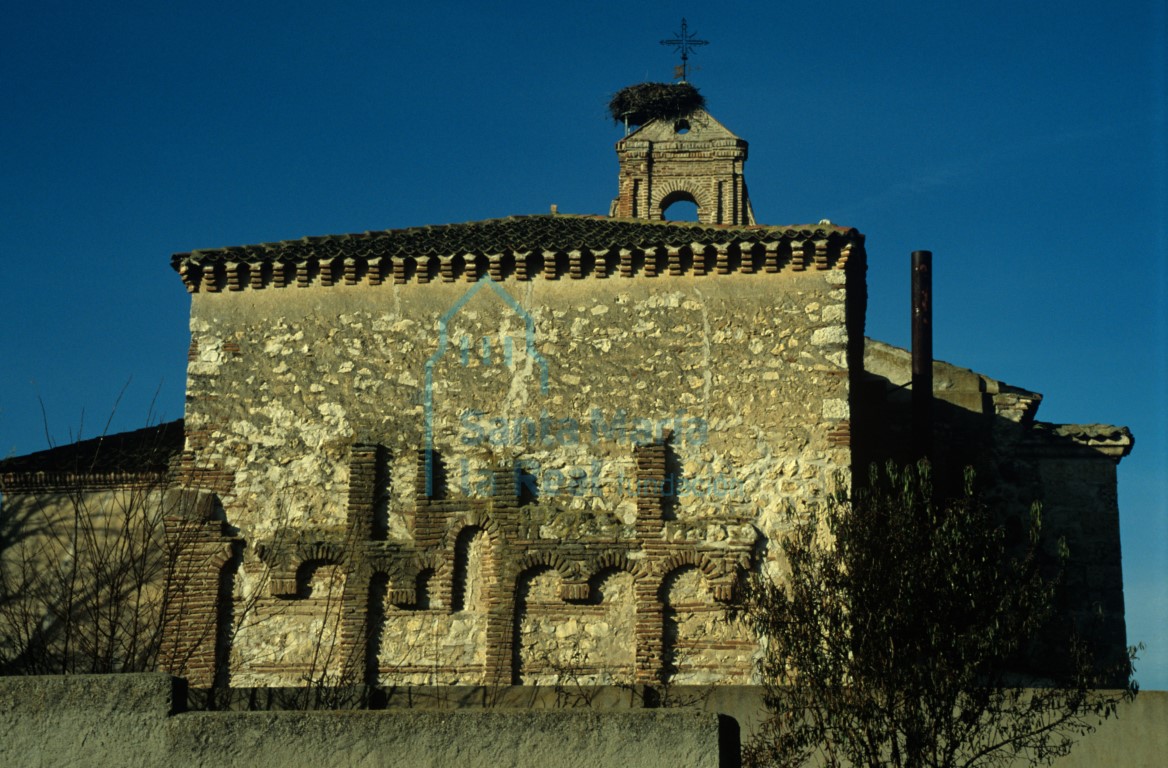 Vista general del exterior de la cabecera