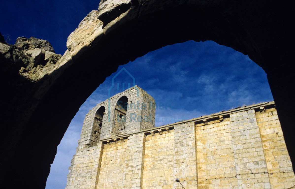 Muro sur  y espadaña