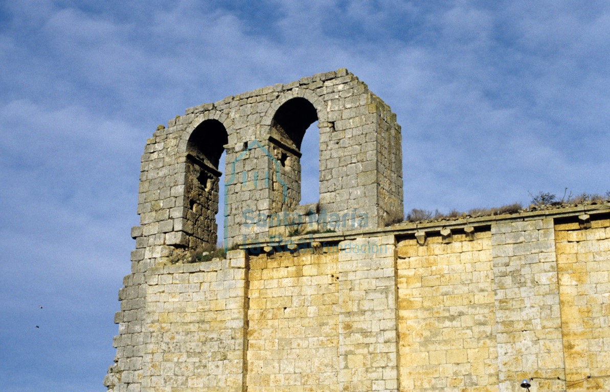 Muro sur  y espadaña