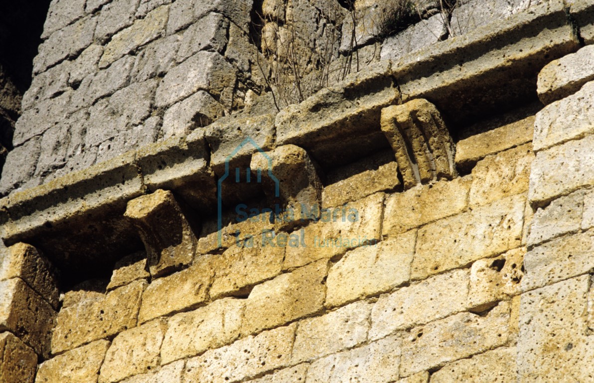 Canecillos del muro sur