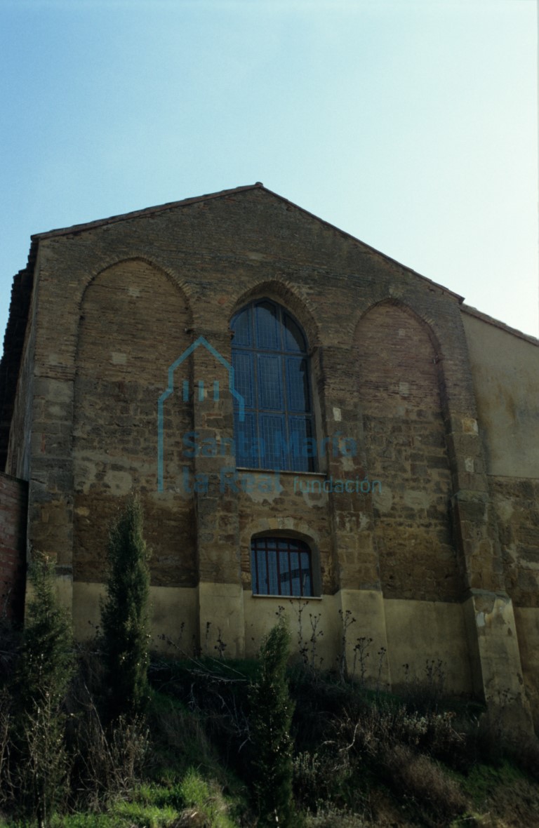 Vista del exterior del hastial occidental