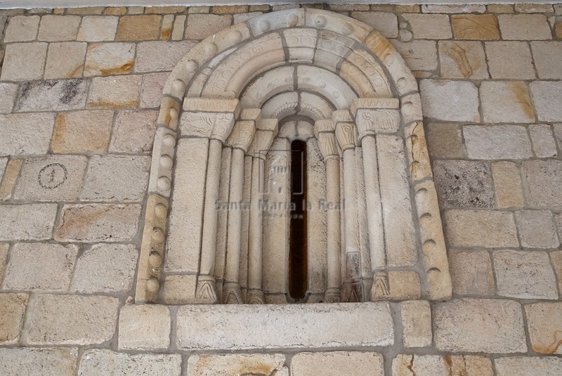 Ventana de la cabecera