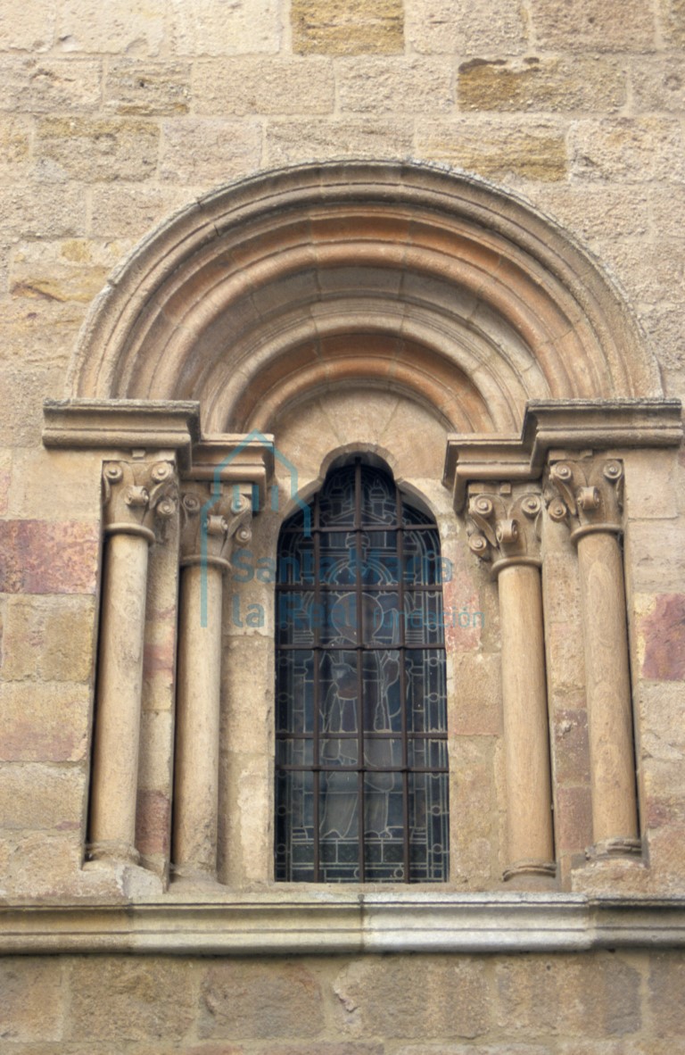 Ventana de la cabecera