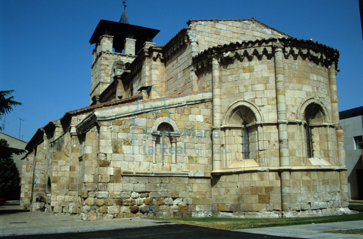 Exterior de Santa María de la Horta