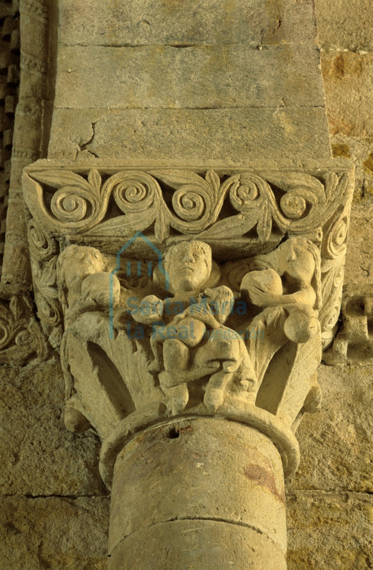 Capitel de la Adoración de los pastores, en la capilla del evangelio