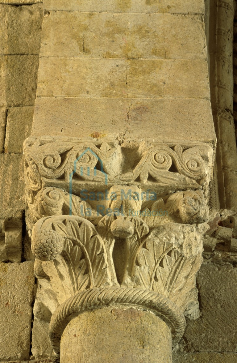 Capitel del ábside de la epístola