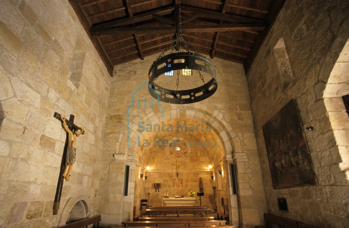 Interior hacia la cabecera
