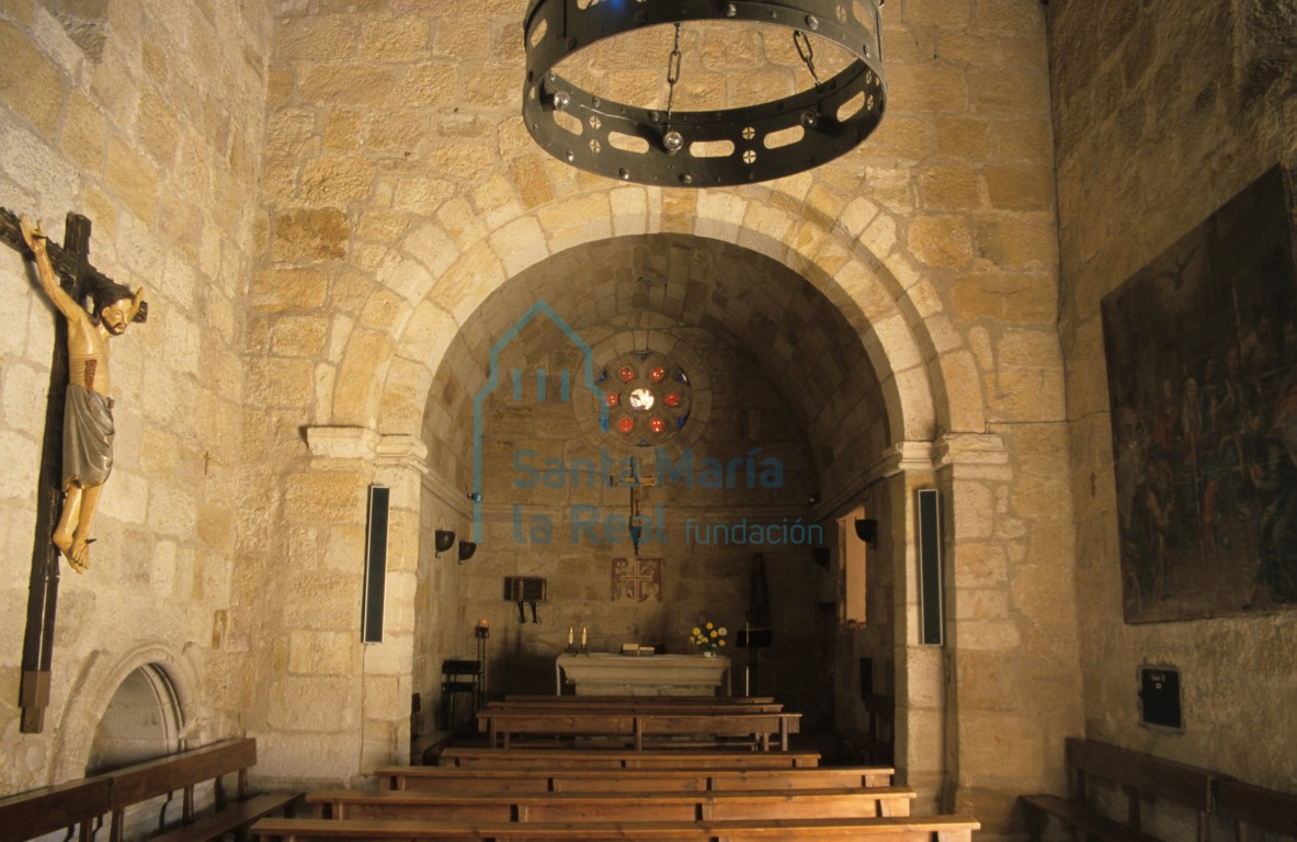 Interior visto hacia la cabecera