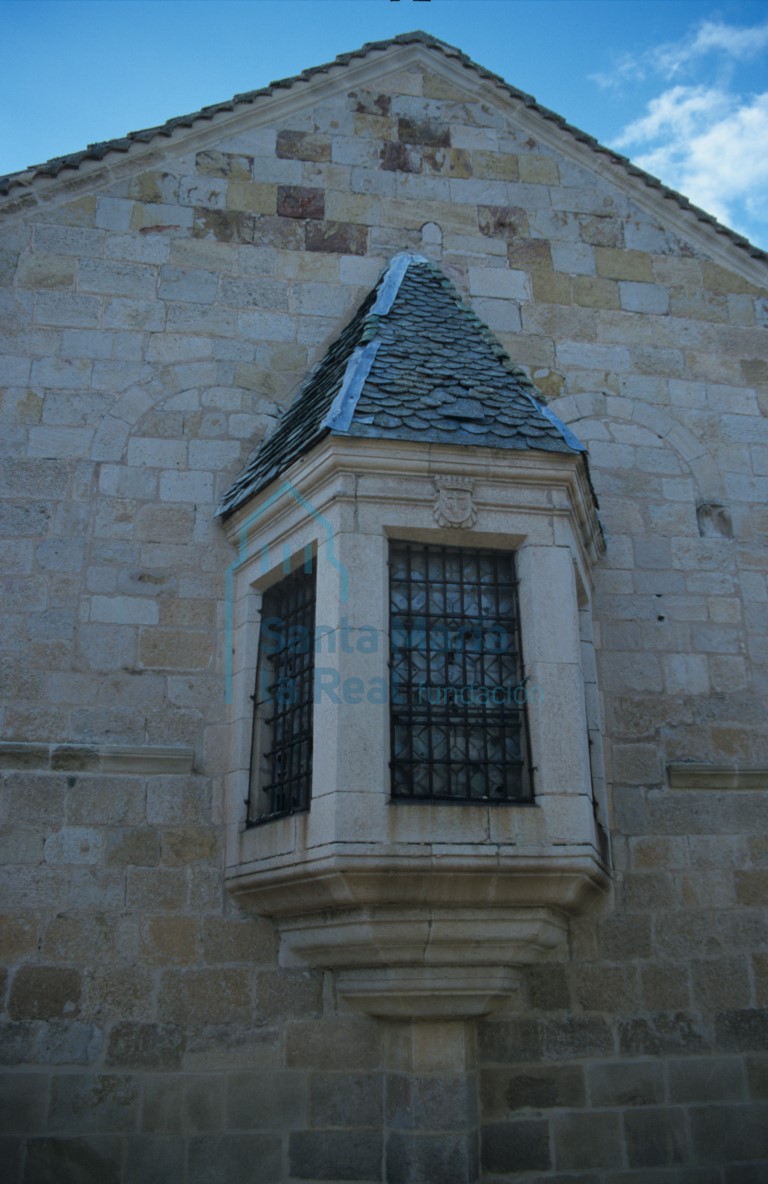 Muro oriental de la cabecera