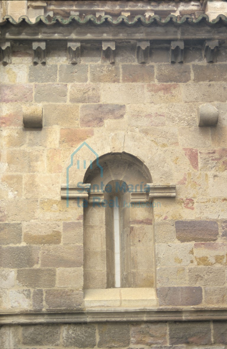 Exterior de la capila de la epístola
