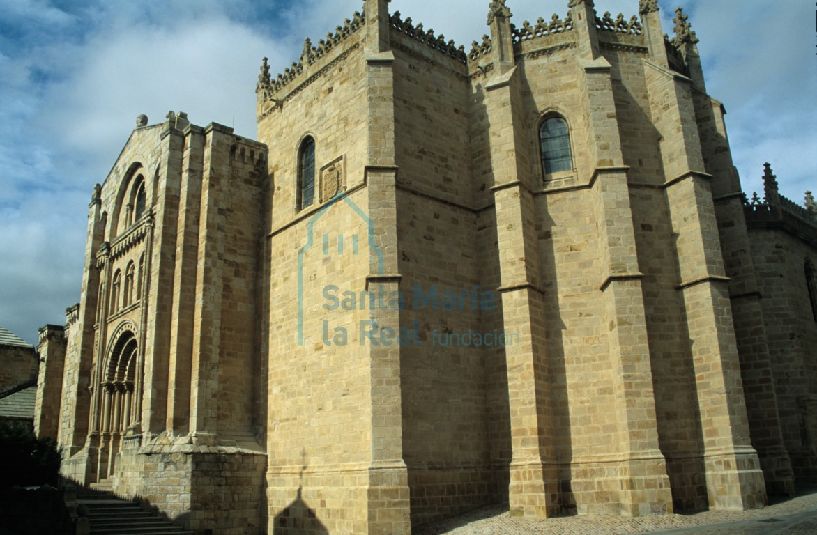 Exterior de la catedral vista desde el sureste