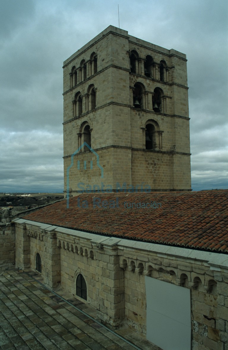 Exterior de la torre