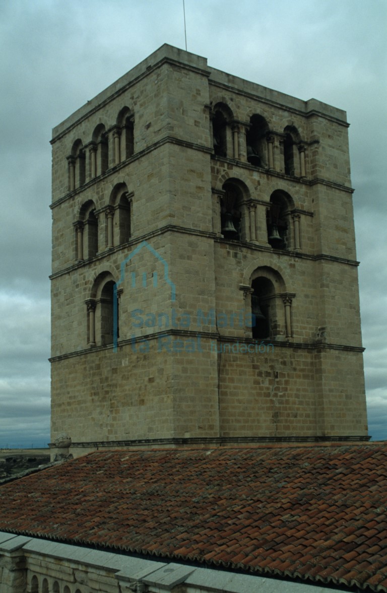 Exterior de la torre