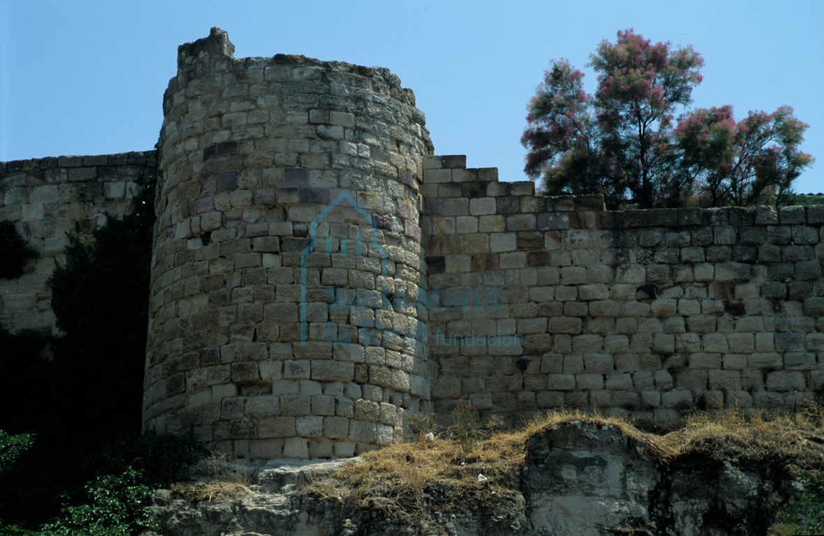 Detalle del primer recinto de la muralla