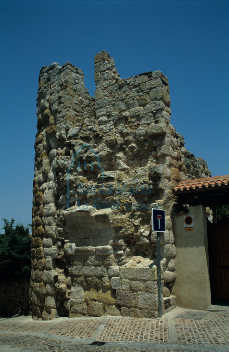Restos de la Puerta del Mercadillo, en el primer recinto de la muralla Restos de la Puerta del Mercadillo, en el primer recinto de la muralla