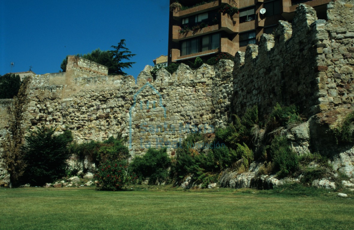 Restos del segundo recinto de la muralla