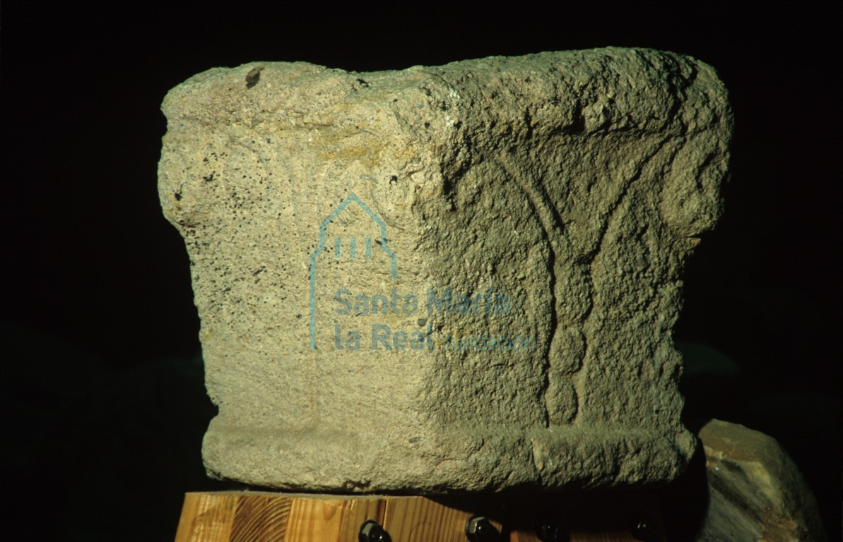 Capitel decorado