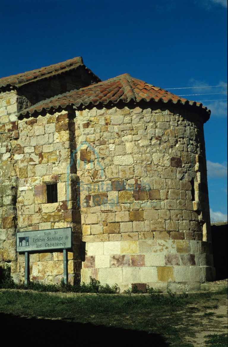 Exterior de la cabecera