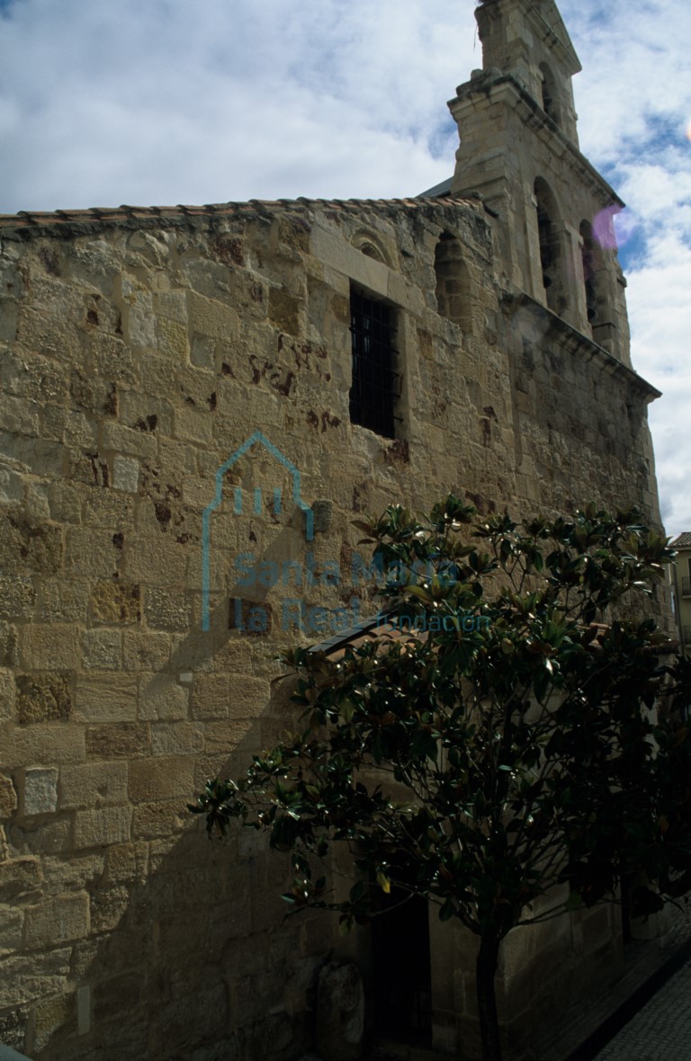 Hastial de poniente