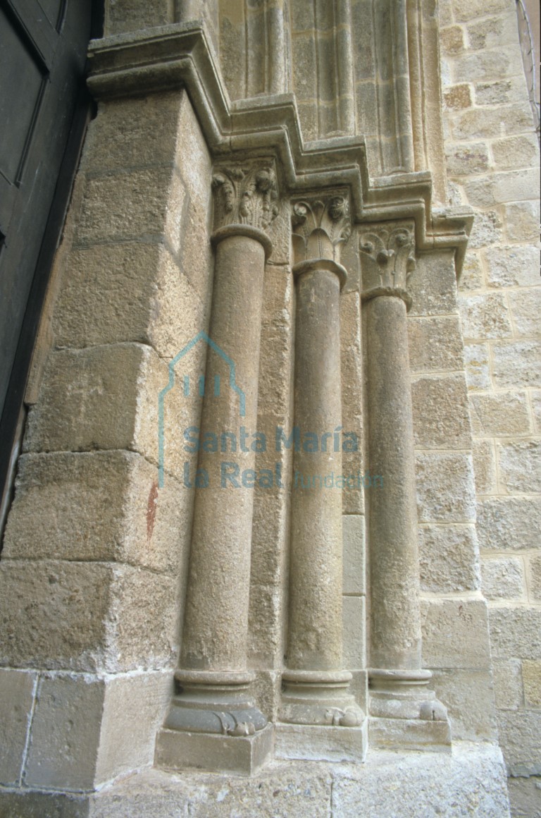 Capiteles en la portada septentrional