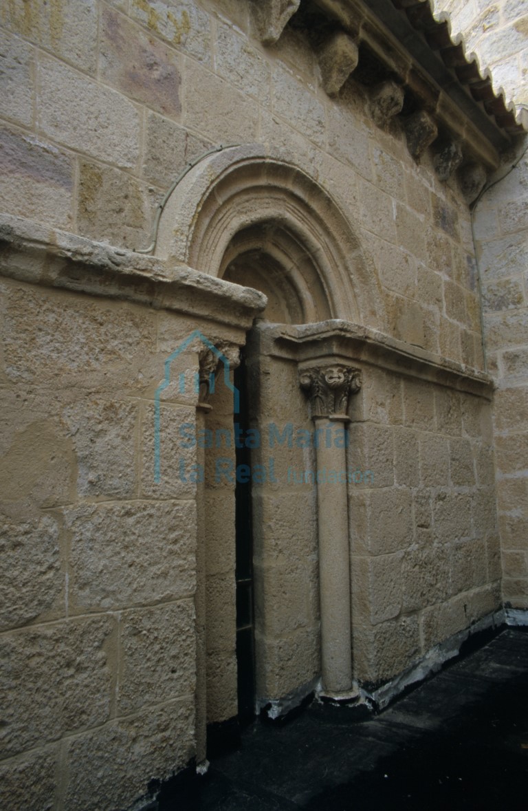 Ventana en el muro septentrional