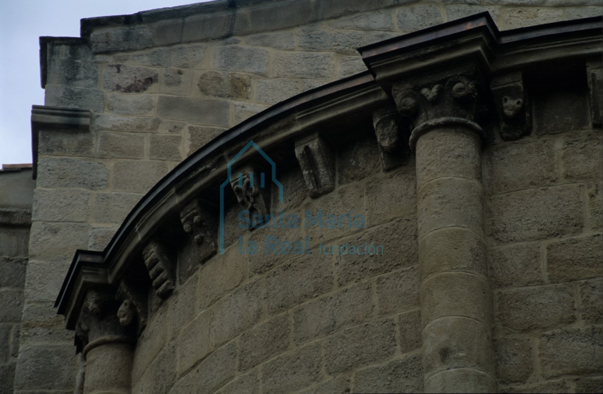 Alero de la cabecera
