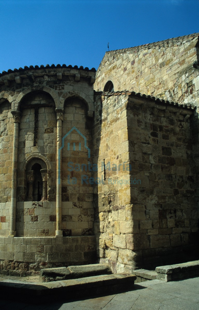 La iglesia desde el noreste