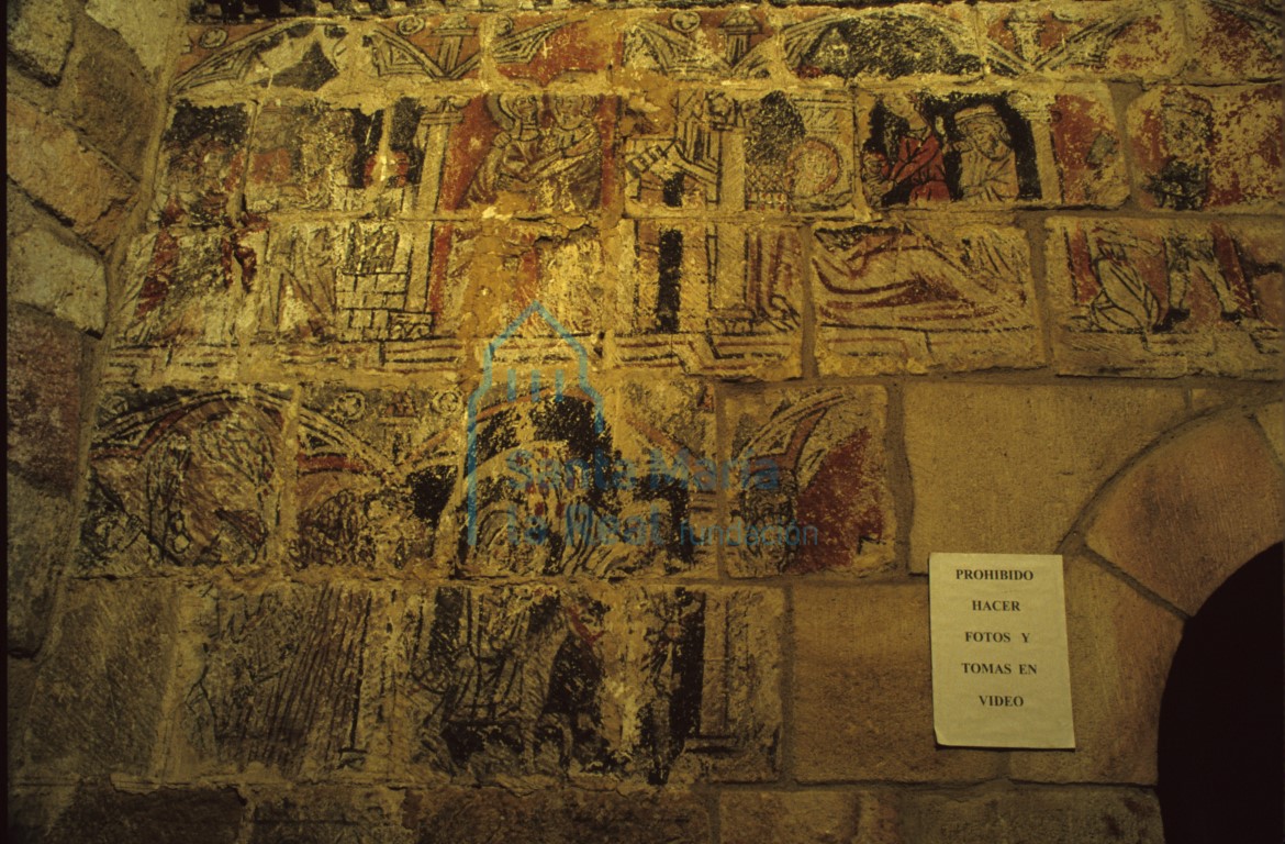 Restos de pintura mural