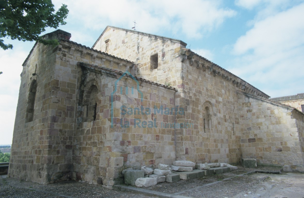 La iglesia desde el noreste