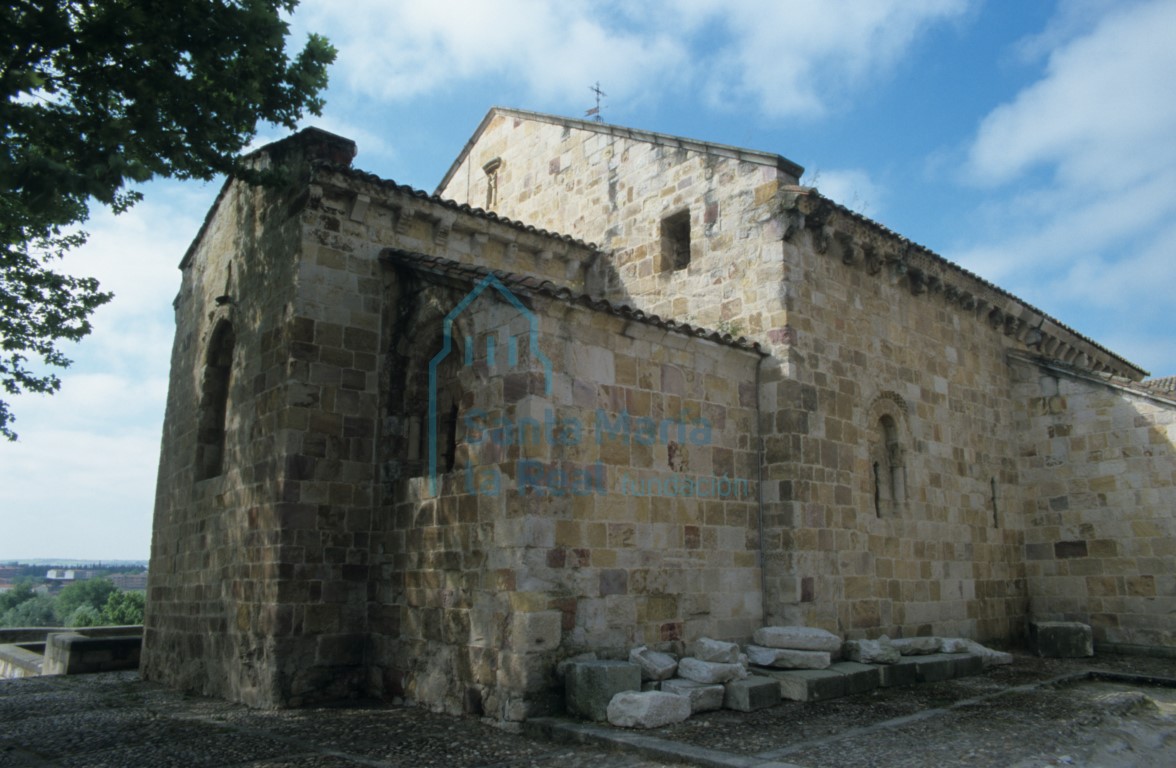 La iglesia vista desde el noreste
