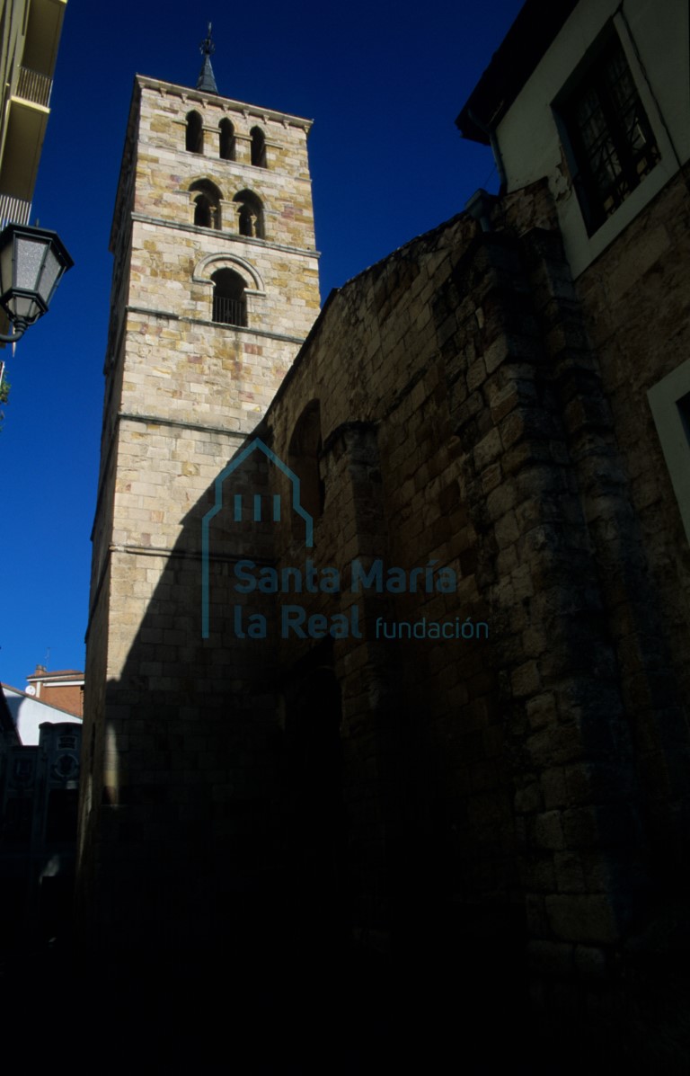 Hastial occidental de San Vicente
