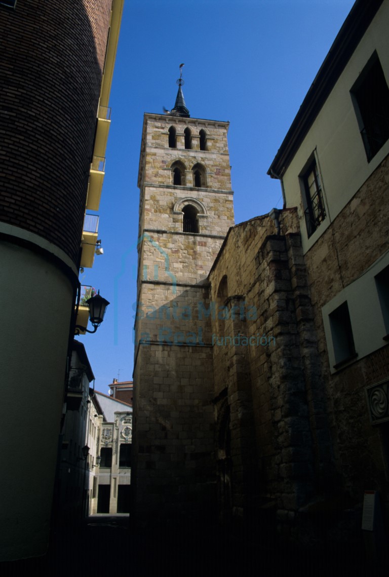 Hastial occidental de San Vicente